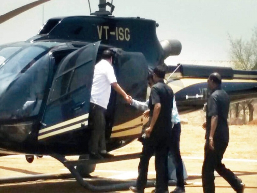 Eknath Khadse will reach Mumbai by helicopter and activists by vehicle to join NCP | एकनाथ खडसे हेलिकॉप्टरनं तर कार्यकर्ते वाहनानं मुंबई गाठणार; पक्षप्रवेश सोहळ्यात शक्तिप्रदर्शन करणार