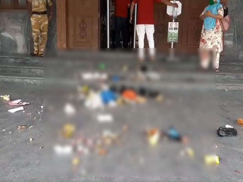 Bhiwandi garbage bell strike, the corporator threw garbage at the entrance of the headquarters | भिवंडीतील कचरा घंटागाडी संपावर, नगरसेवकाने कचरा फेकला मुख्यालय प्रवेशद्वारावर