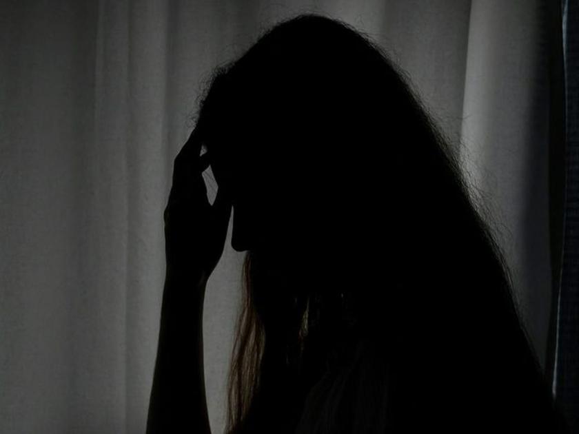 victim Daughter in law filed a molestation complaint against father inlaw seeks help from police | पती मतिमंद, बंदुकीचा धाक दाखवून सासरा करतो 'असे' कृत्य, पीडितेनं पोलिसांकडे मागितली मदत
