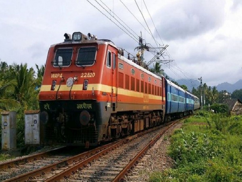 Bhusawal-Devlali Memu train engine failure; Pawan, Khandesh, Hatia-Pune trains late by one to one and a half hours | भुसावळ-देवळाली मेमू गाडीच्या इंजिनमध्ये बिघाड; पवन, खान्देश, हटिया-पुणे गाड्या एक ते दीड तास उशिराने