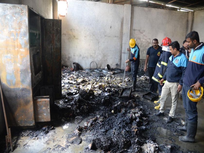 Administration rags with explosion in talawade | तळवडेतील स्फोटाने प्रशासनाच्या चिंधड्या