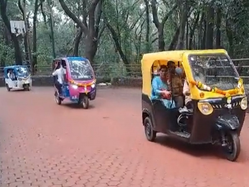 E-rickshaws came, but the tourists were punished with a pipe | ई-रिक्षा आल्या, पर्यटकांना मात्र पायपीटचीच शिक्षा 