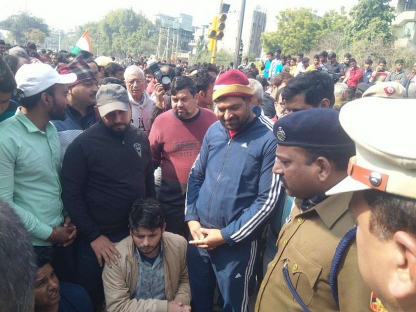 Protests in Delhi to strike against protesters in Shaheenbagh | शाहीनबागमधील आंदोलनाविरोधात दिल्लीत आंदोलन