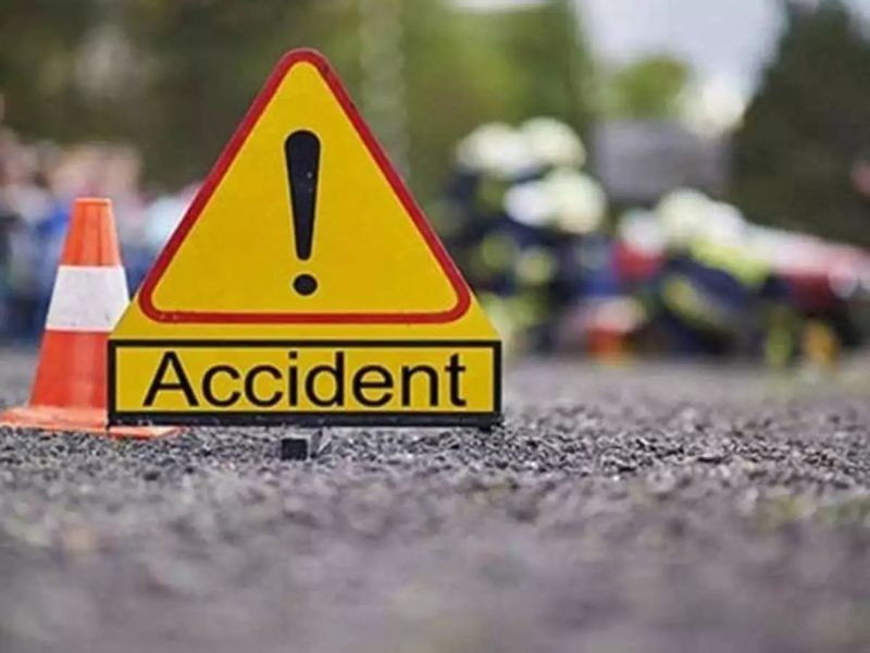 Trader killed by crushing under ST bus; Accident due to falling off the bike | एसटी बसखाली चिरडून व्यापारी ठार; ताेल जावून दुचाकीवरुन पडल्याने अपघात