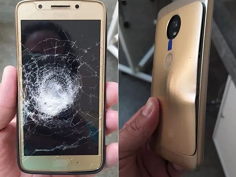 It's called luck! The robbers fired a shot, but the mobile saved Man's life in Brazil | याला म्हणतात नशीब! लुटारूंनी चालवली गोळी, पण मोबाईलनं वाचवला पठ्ठ्याचा जीव