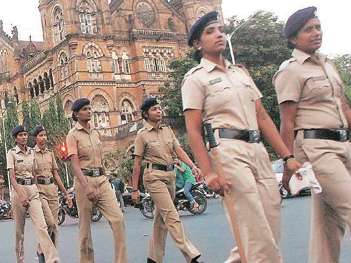 Increase the number of women police to 33 per cent, central government instructs states | महिला पोलिसांची संख्या ३३ टक्क्यांपर्यंत वाढवा, केंद्र सरकारची राज्यांना सूचना