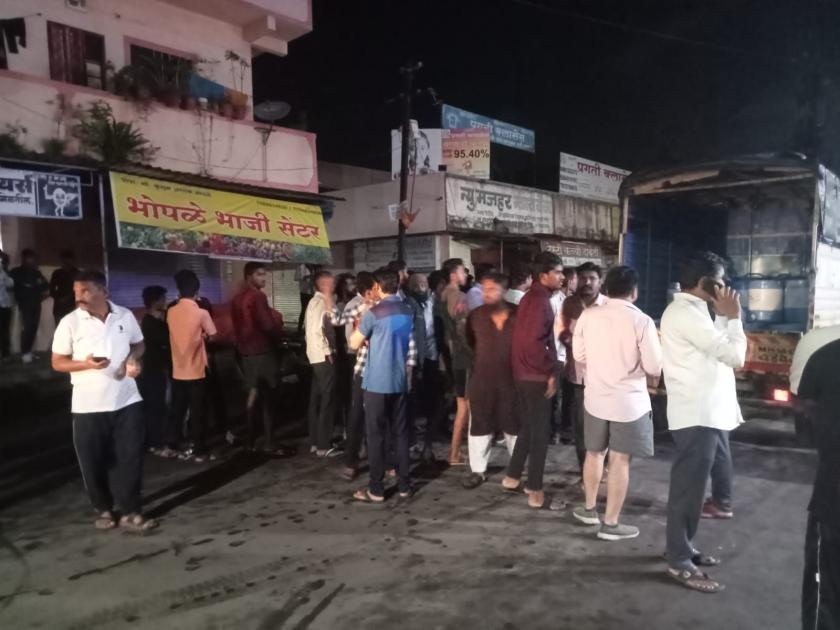 Koyta Gang's terror shakes Rupinagar; Cars, shops were vandalized by unknown persons at night | कोयता गँगची  दहशत, रुपीनगर हादरले; अज्ञाताकडून रात्रीच्या सुमारास गाड्यां, दुकानाची तोडफोड 