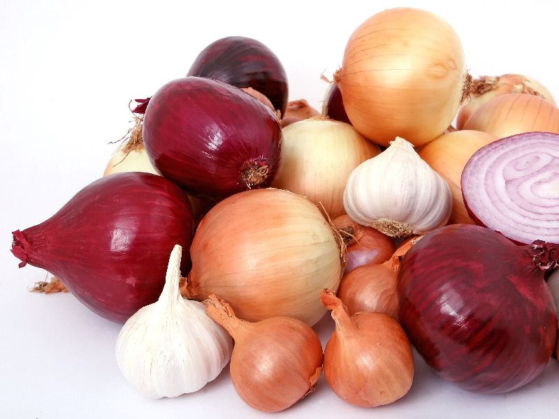 Onion Price In Down | कांदा गडगडला! नाशिकमध्ये आवक वाढली; क्विंटलला १,३०० पर्यंत भाव खाली