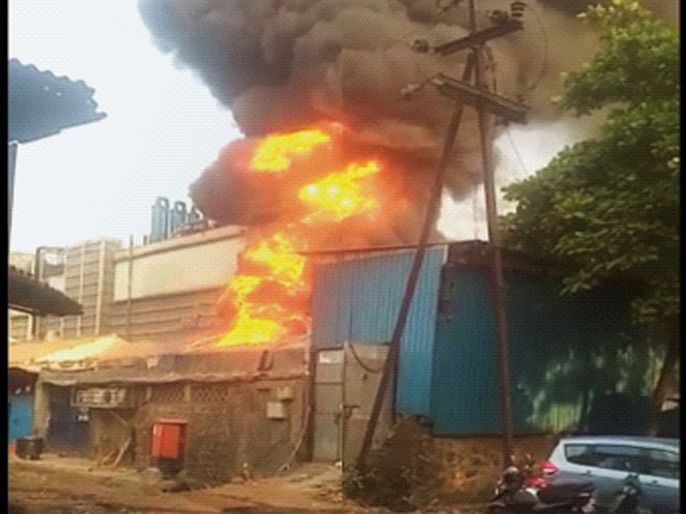 Two companies fire at Rabale MIDC | रबाळे एमआयडीसीत दोन कंपन्यांना आग