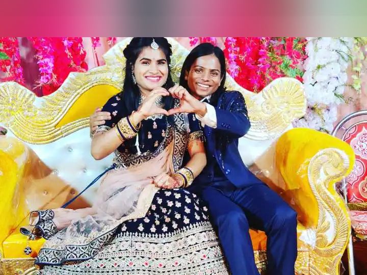 India sprinter dutee chand Dutee Chand Marriage With Monalisa, announced by sharing a photo | Dutee Chand Marriage : अ‍ॅथलीट दुती चंदने समलिंगी पार्टनरसोबत केलं लग्न, फोटो शेअर करत केला खुलासा