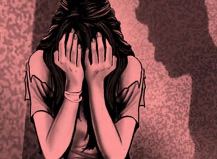 daughter's Molestation by Father Accused arrested | पोटच्या मुलीवर बापाने केला अत्याचार; आरोपीला अटकेत