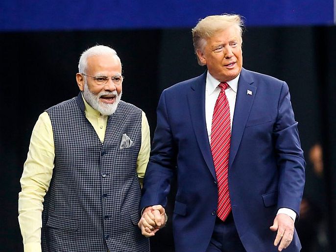 Narendra Modis friendship benefit to trump in us election | अमेरिकेच्या निवडणुकीत 'मोदी फॅक्टर' ठरतोय प्रभावी, ट्रम्प यांना होतोय मैत्रीचा फायदा?