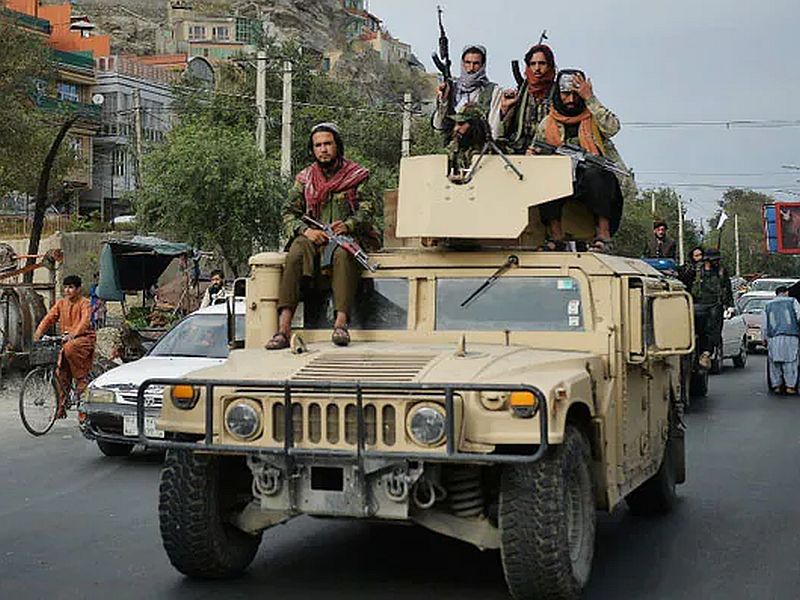 Afghanistan panjshir claim resistance forces killed about 600 taliban Terrorist | पंजशीरमध्ये रक्तरंजित लढाई सुरूच; 600 तालिबानी दहशतवाद्यांचा खात्मा, 1000 हून अधिकांनी गुडघे टेकले