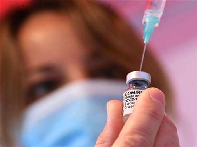 Chinese corona virus vaccines effectiveness is low says China official  | चिनी अधिकाऱ्यानंच केली त्यांच्या कोरोना लशीची 'पोल-खोल'; जिनपिंग सरकारनं उचललं असं पाऊल