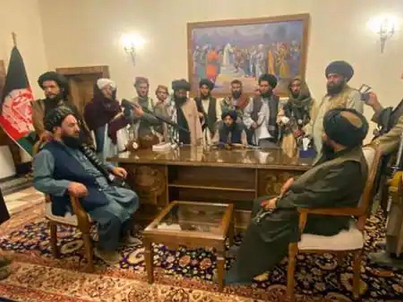 factionalism  in taliban over leadership of afghanistan  | अफगानिस्तानवर कुणाचा कंट्रोल? नेतृत्वावरून तालिबानमध्येच गटबाजी