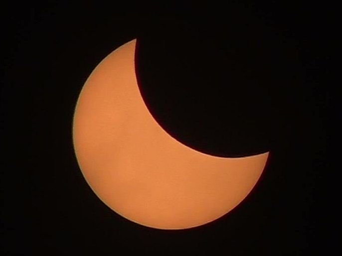 solar eclipse 2020 india astrologer warns 1962 situation | 1962मध्येही दिसले होते असेच सूर्य ग्रहण, ज्योतिष शास्त्रात युद्धाचे संकेत!