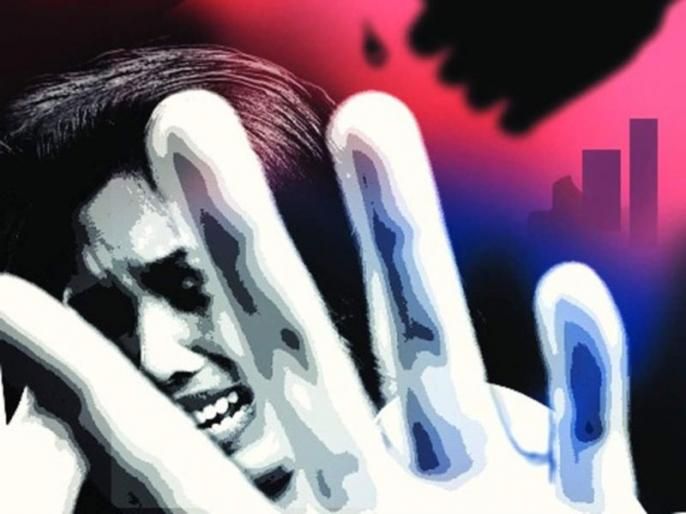 Married woman Physical abuse in wardha six arrested | पतीसमोरच महिलेवर सामूहिक बलात्कार, वर्ध्यातील संतापजनक घटना
