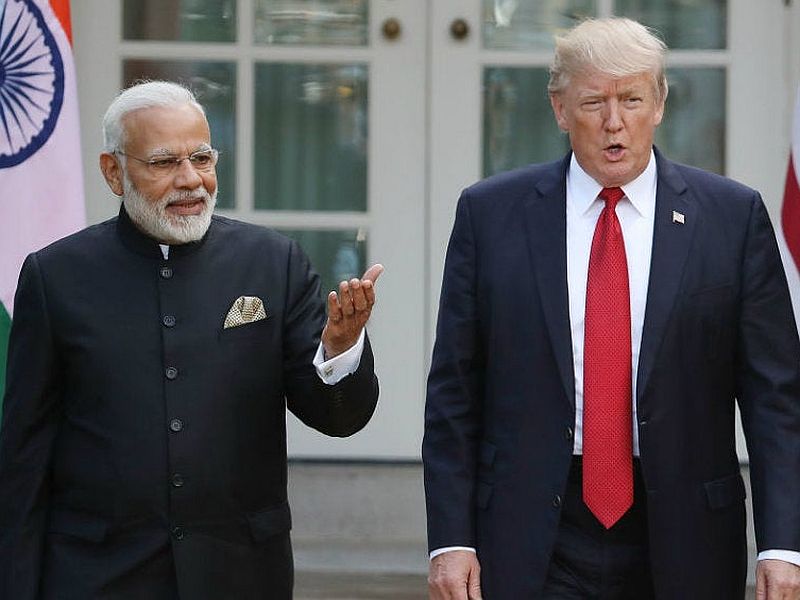 PM Modi and Donald Trump discuss on India US partnership to fight corona virus sna | भारत-अमेरिका एकसाथ करणार कोरोनाचा सामना, मोदींनी फोनवरून साधला ट्रम्प यांच्याशी संवाद