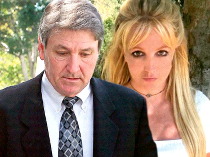 Popstar Britney is still in her father's 'prison'! | पॉपस्टार ब्रिटनी अजूनही वडिलांच्या ‘कैदे’त!