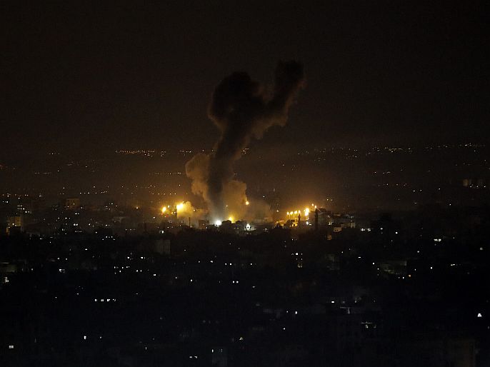 israel launches overnight air strikes at hamas targets at gaza strip | इस्रायलने गाझा पट्टी भागातील हमासच्या ठिकाणांवर केले हल्ले, सांगितलं 'या'मुळे दिलं प्रत्युत्तर