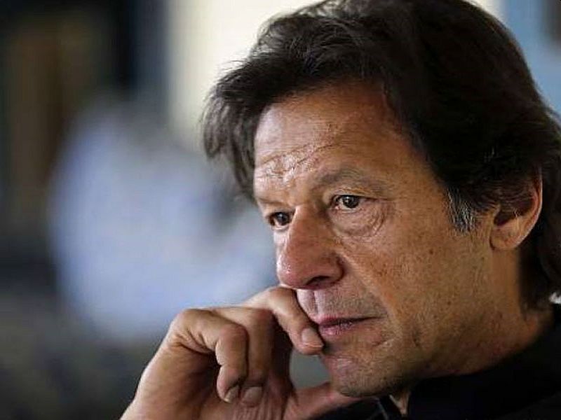 Pakistan Prime minister Imran khan accuses mobile for the rape Twitter users trolls him | पाकिस्तानचे पंतप्रधान इम्रान खान म्हणाले, बलात्कारासाठी मोबाइल जबाबदार; ट्विटर यूझर्सनी केलं ट्रोल