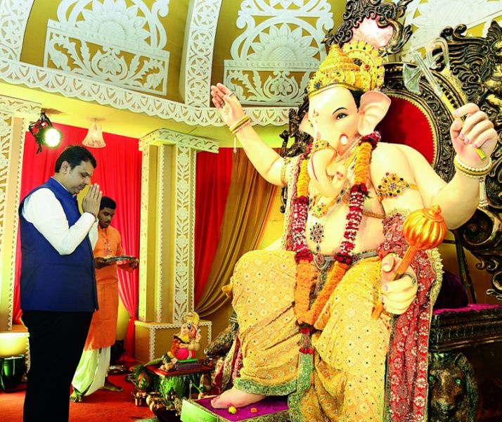 Ganesh Festival 2018: Bappa, overcome the problems of all! Congratulate the Chief Minister's post | Ganesh Festival 2018 : बाप्पा, सर्वांची संकटं दूर कर ! मुख्यमंत्र्यांचे गणरायाला साकडे