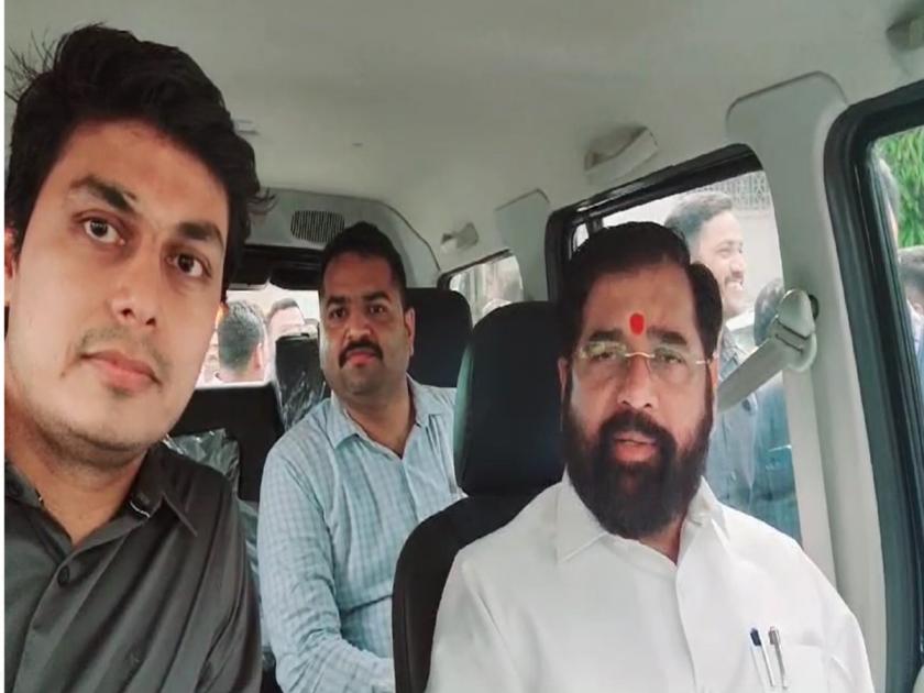 Chief Minister eknath shinde traveled 12 km in Mahindra Scorpio | प्रचाराच्या रणधुमाळीत मुख्यमंत्र्यांचा 'महिंद्रा स्कॉर्पियो'मधून १२ कि.मी. प्रवास; मतदारांना केलं खास आवाहन