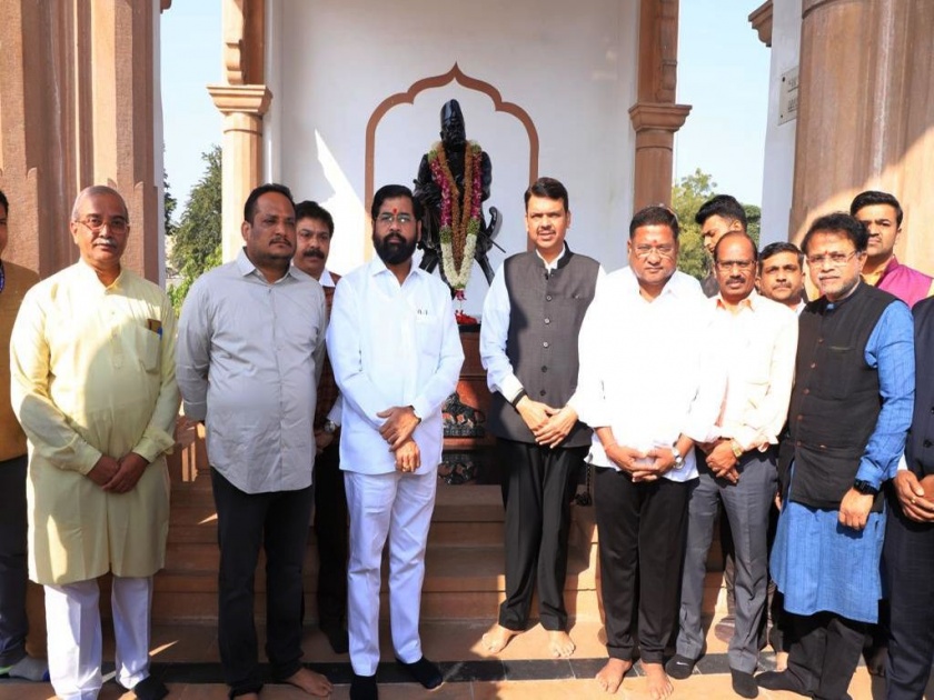 CM Eknath Shinde, Dy CM Devendra Fadnavis visit to RSS office at Reshimbag Nagpur | मुख्यमंत्री शिंदे, उपमुख्यमंत्री फडणवीस संघस्थानी; हेडगेवार, गोळवलकर गुरुजींच्या समाधीस्थळाचे घेतले दर्शन