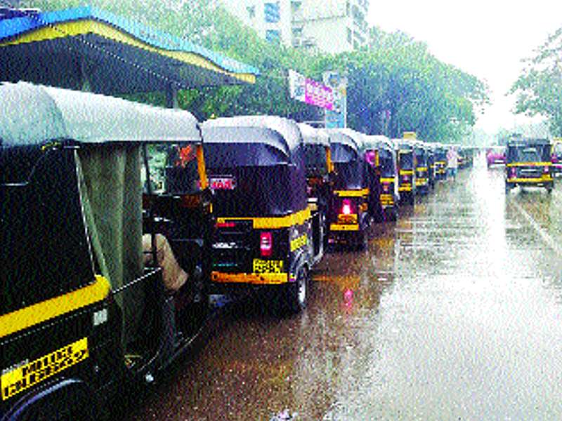 Vehicles queue at CNG pumps | सीएनजी पंपांवर वाहनांच्या रांगा