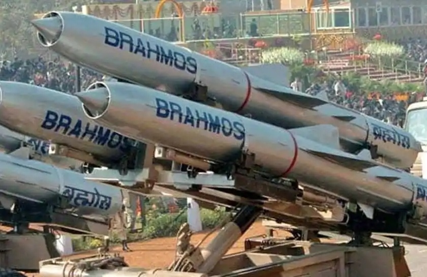 India deployed important BrahMos, Akash, Nirbhaya missiles | भारताने तैनात केली महत्वाची ब्रह्मोस, आकाश, निर्भय क्षेपणास्त्रे