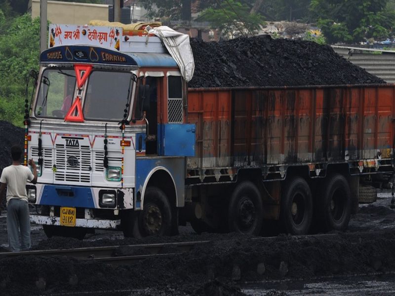 Coal transportation contracts are provided without tender | टेंडरविनाच दिली आहेत कोळसा वाहतुकीची कंत्राटे