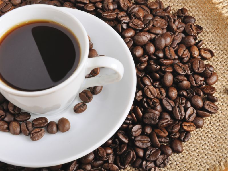Drinking three to four cups of coffee daily reduces the risk of diabetes says research | डायबिटीजचा धोका कमी करण्यासाठी रोज ३-४ कप कॉफी फायदेशीर!