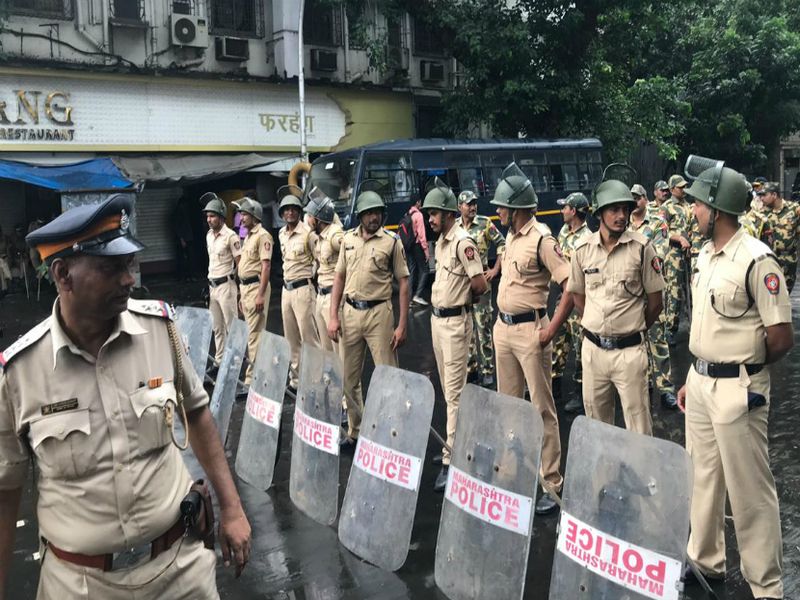 Corona Virus: Mumbai police have decided to impose a mob ban to prevent the threat of corona virus mac | CoronaVirus:...तर कलम 144 अंतर्गत कारवाई करू; मुंबई पोलिसांचा इशारा