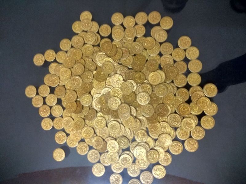 Washim: Two jewels selling gold coins! | वाशिम : सोन्याची बनावट नाणी विकणारे दोनजण जेरबंद!