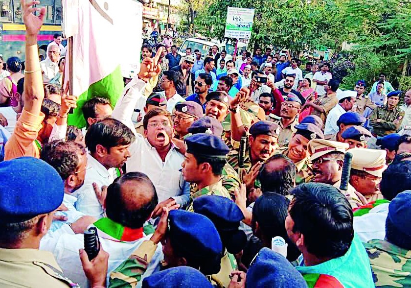 Aggressive 'RAUCA' against the government: Morcha on District Collectorate | सरकारविरोधात ‘रायुका’चा आक्रमक पवित्रा : जिल्हाधिकारी कार्यालयावर मोर्चा