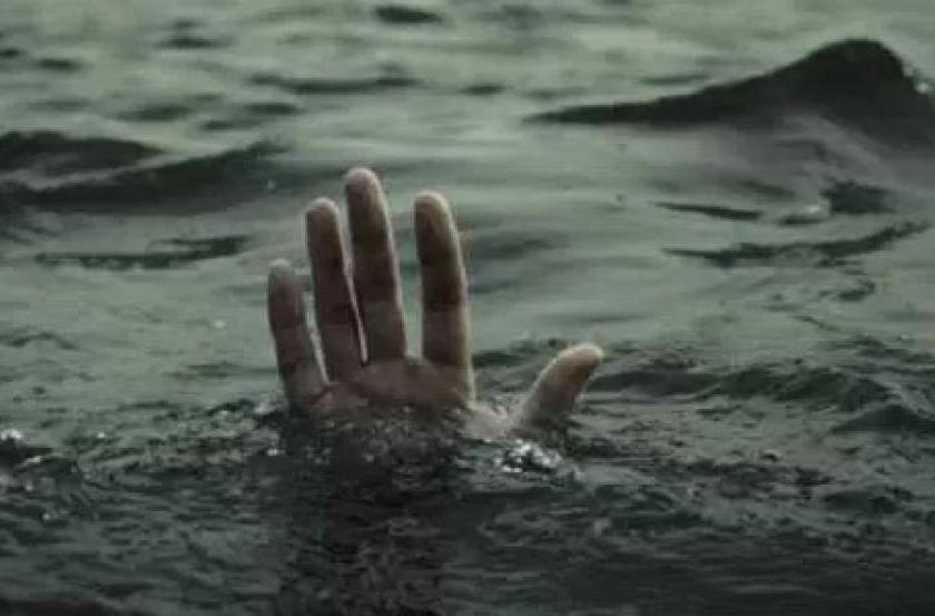 Suicide by jumping into Krishna river | कृष्णा नदीत उडी मारून आत्महत्या