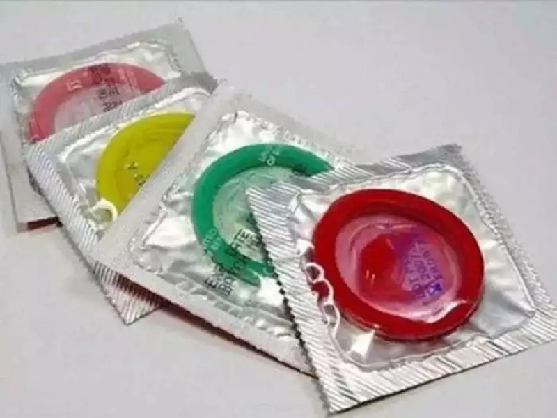 Chicago Schools To Provide Free Condoms To Students As Young As 10 Years Old | इयत्ता पाचवी व त्यावरील मुलांसाठी मोफत कंडोमची व्यवस्था करा, शिकागोतील शाळांना आदेश