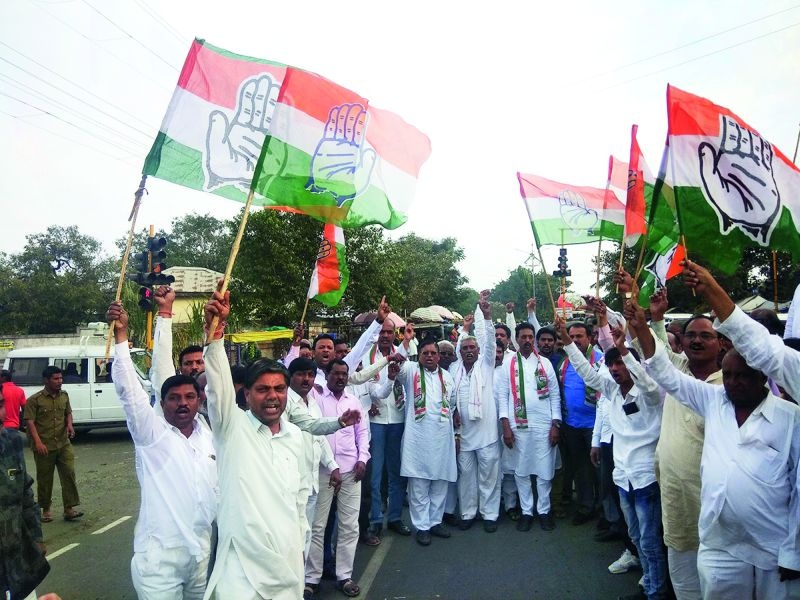 Congress protested against attacks on farmers in Nandura | नांदुरा येथे शेतकर्‍यांवर झालेल्या हल्ल्याचा काँग्रेसने व्यक्त केला निषेध 