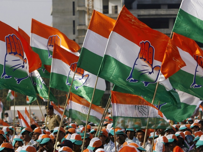 Prakash Ambedkar's withdrawal from the ring of Solapur Lok Sabha elections; Congress activists were pleased | सोलापूर लोकसभा निवडणुकीच्या रिंगणातून प्रकाश आंबेडकरांची माघार; काँग्रेस कार्यकर्ते झाले खूष