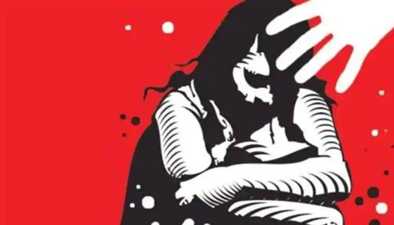 Contractor in Nagpur sexually exploited | नागपुरात कंत्राटदाराने केले लैंगिक शोषण