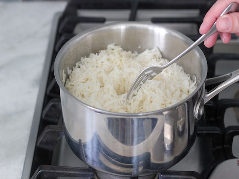 This way of cooking rice will keep your weight control | तांदूळ शिजवण्याची 'ही' पद्धत तुमच्या वजनावर ठेवेल कंट्रोल!