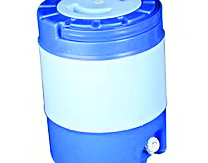 non-certified business of water Cool Can in Akola district | अकोला जिल्ह्यात ‘कूल कॅन’च्या अप्रमाणित पाण्याचा गोरखधंदा!