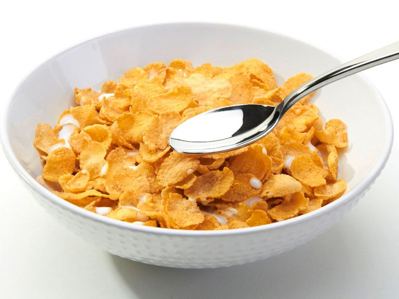 Are corn flakes healthy for weight loss? | वजन कमी करण्यासाठी कॉर्न फ्लेक्स हा पौष्टिक नाश्ता आहे?; जाणून घ्या खरं उत्तर
