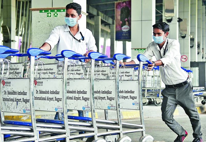 Domestic passengers not checked at Nagpur airport: airport machinery ready | नागपूर विमानतळावर घरगुती प्रवाशांची तपासणीच नाही : विमानतळावर यंत्रणा सज्ज