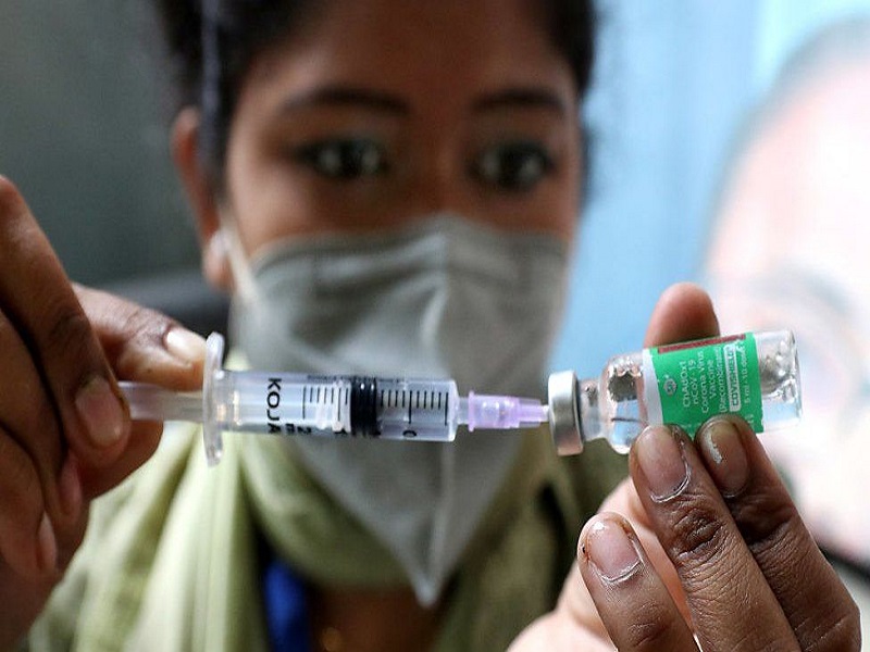 India has administered 95 crore vaccine doses, says Union Health Minister Mansukh Mandaviya | Corona Vaccination : देशात आतापर्यंत 95 कोटी लोकांचे लसीकरण, मार्चपूर्वी पूर्ण होईल 100 कोटींचा आकडा!