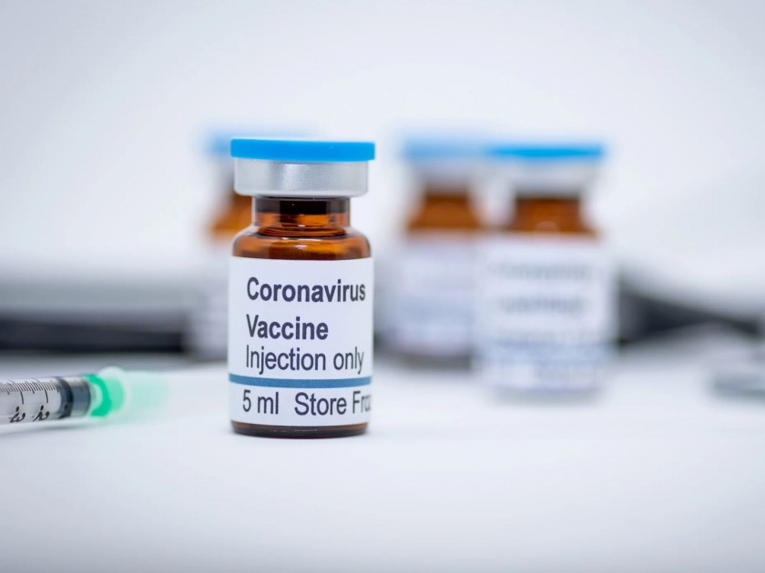 CoronaVirus vaccine trials in Russia complete doctors teachers to be vaccinated this month | CoronaVirus News: ना अमेरिका, ना ब्रिटन; 'या' देशानं घेतली आघाडी, महिना अखेरपासून लसीकरणाची तयारी