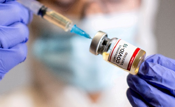 Rumors about corona vaccine | Corona vaccine : नपुसंकत्व... अर्धांगवायू या केवळ अफवाच !