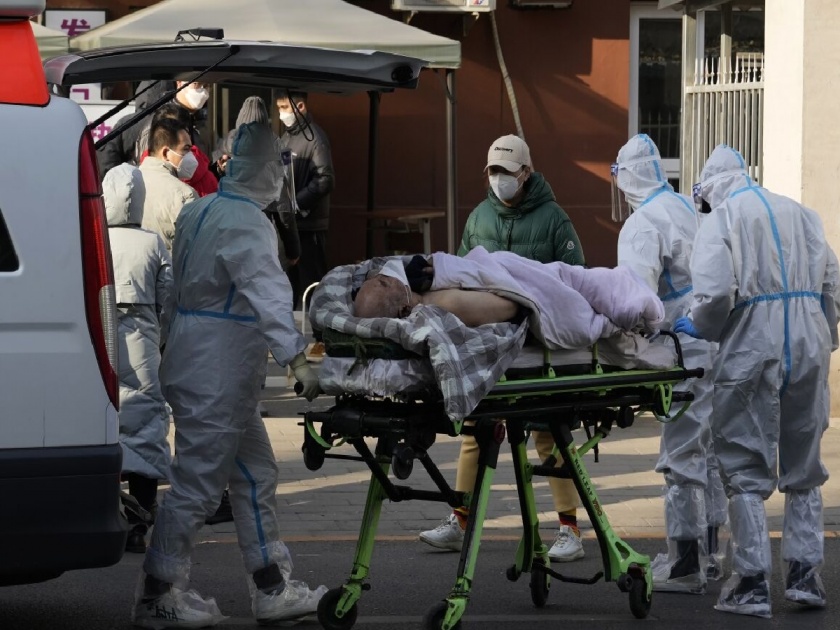 China coronavirus outbreak News and Update | Beijing COVID cases | hospitals situation | चीनमध्ये पुन्हा कोरोनाचा थैमान; रुग्णांना जागा मिळेना, स्मशानभूमीत 24 तास अंत्यसंस्कार सुरू