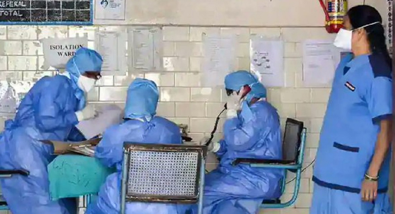 10 quarantine related to the nurse in Manegaon, while the husband of the nurse in Solapur is positive! | मानेगावातील नर्सशी संबधित 10 जण क्वारंटाईन, तर सोलापुरातील नर्सचा पती पॉझिटिव्ह !