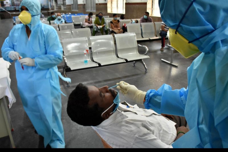 Maharashtra reports 68631 fresh COVID cases 45654 discharges 503 deaths in 24 hours | Coronavirus : राज्यातून पुन्हा धडकी भरवणारी रुग्णसंख्या; चोवीस तासांत ६८,६३१ नव्या कोरोनाबाधितांची नोंद